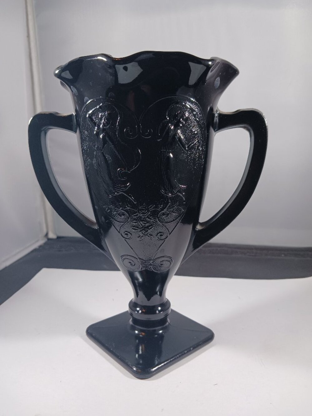 Vintage L. E. Smith Black Amethyst Glass Trophy Vase